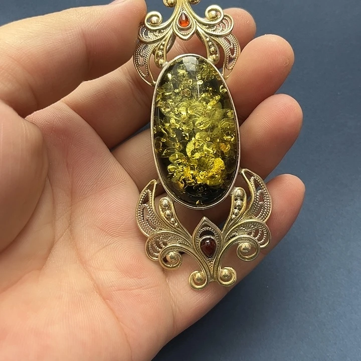 琥珀未镶嵌裸石吊坠