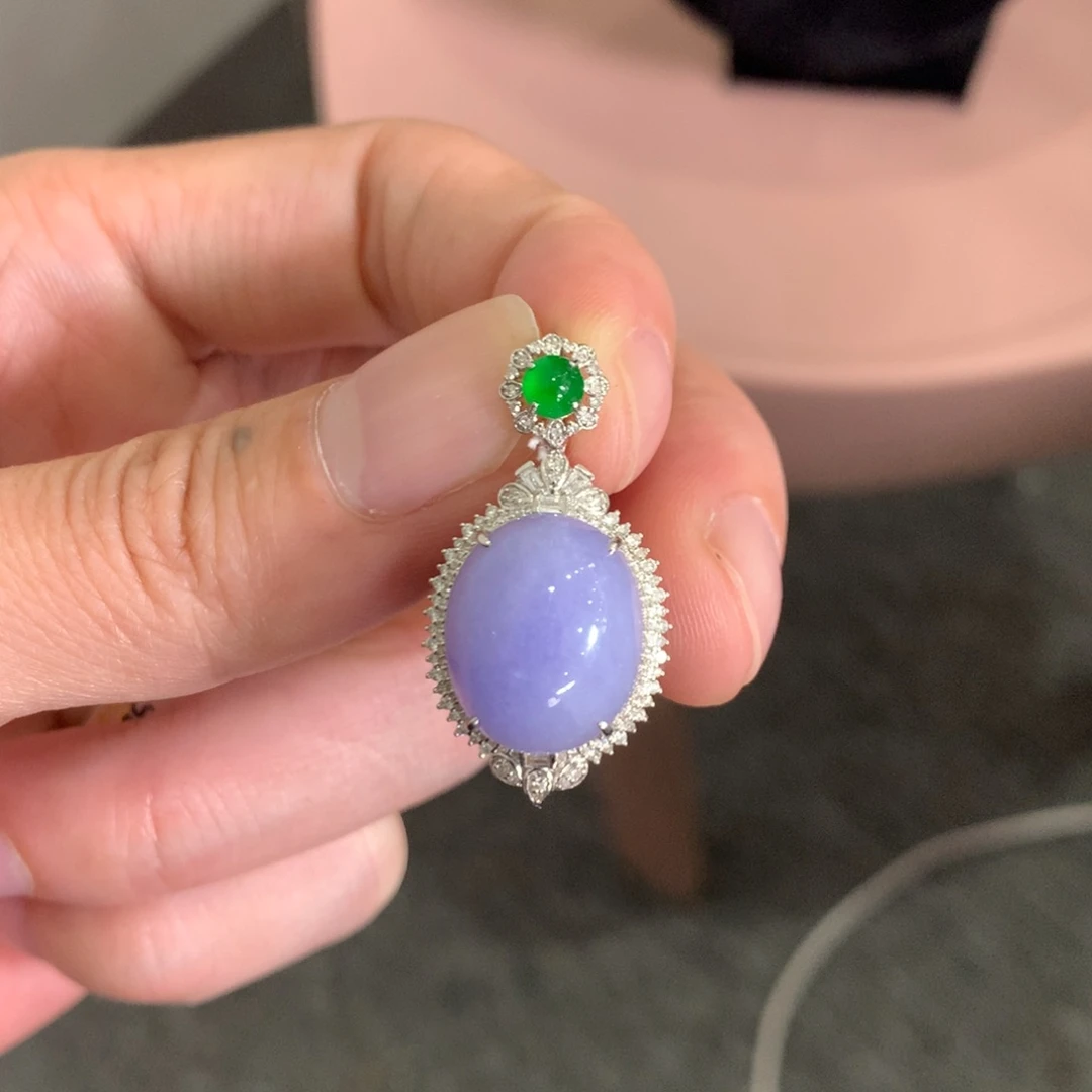 翡翠18K金镶嵌颈饰翡翠