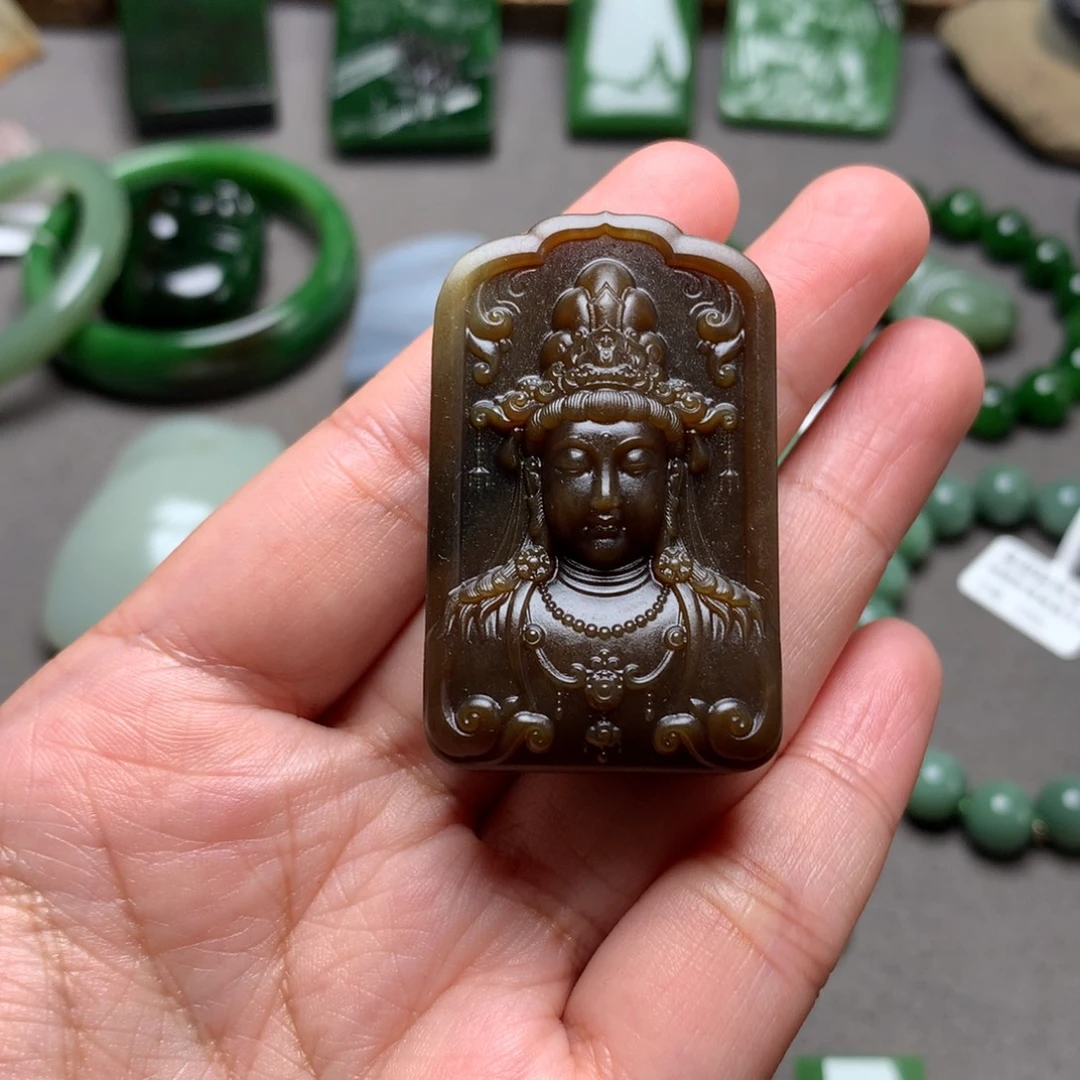 和田玉未镶嵌颈饰