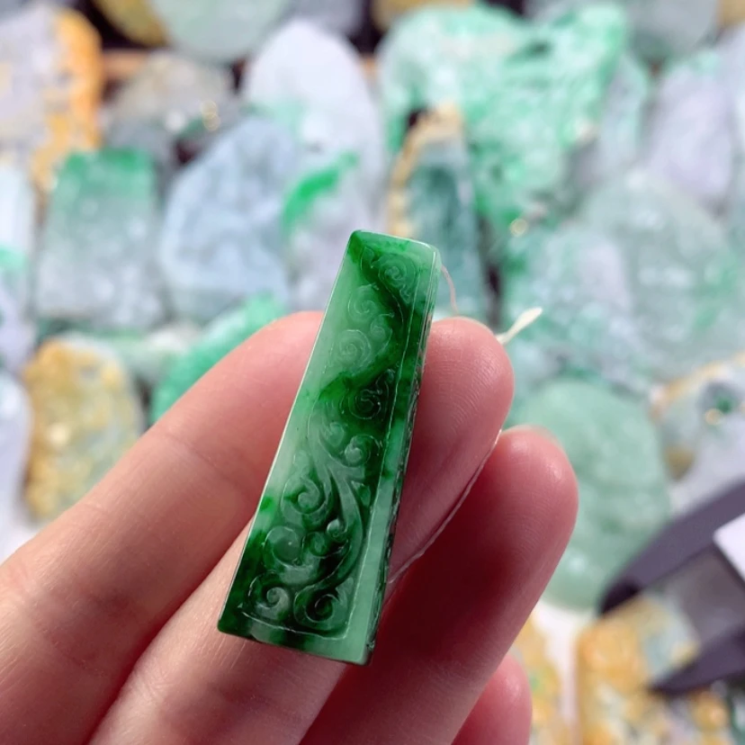 【闪购商品】翡翠吊坠(不含链)未镶嵌