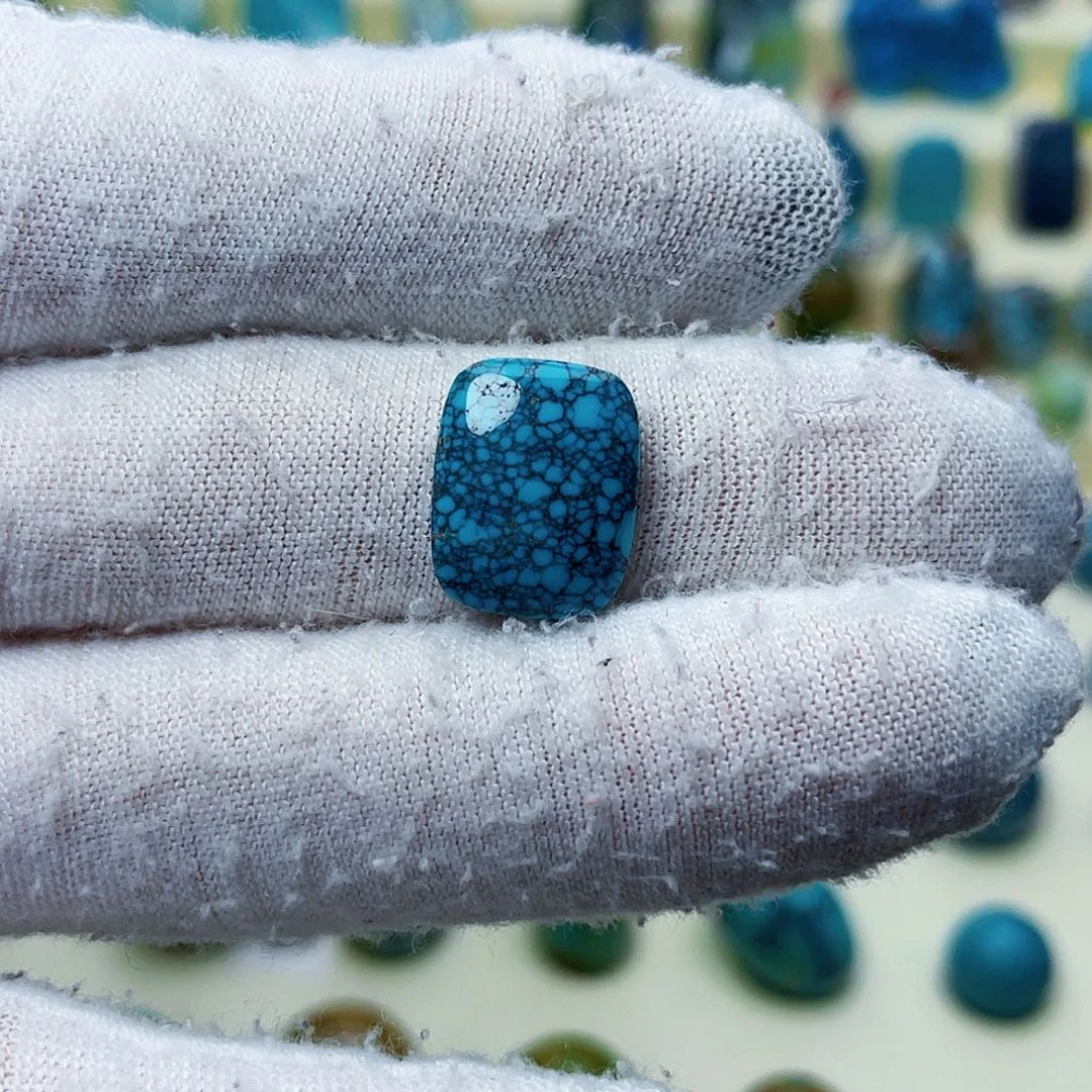 绿松石颈饰未镶嵌