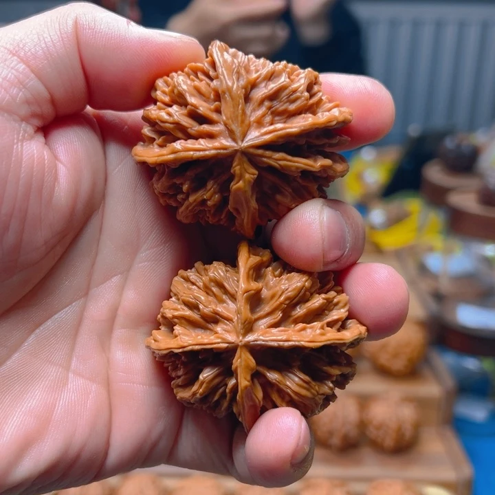 把件文玩核桃帝王狮子头四棱