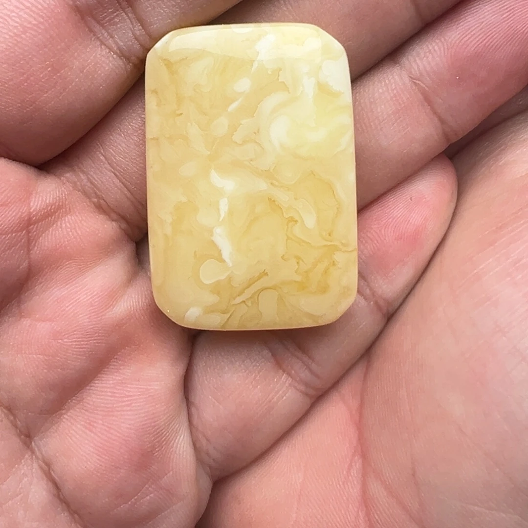 琥珀未镶嵌裸石无事牌