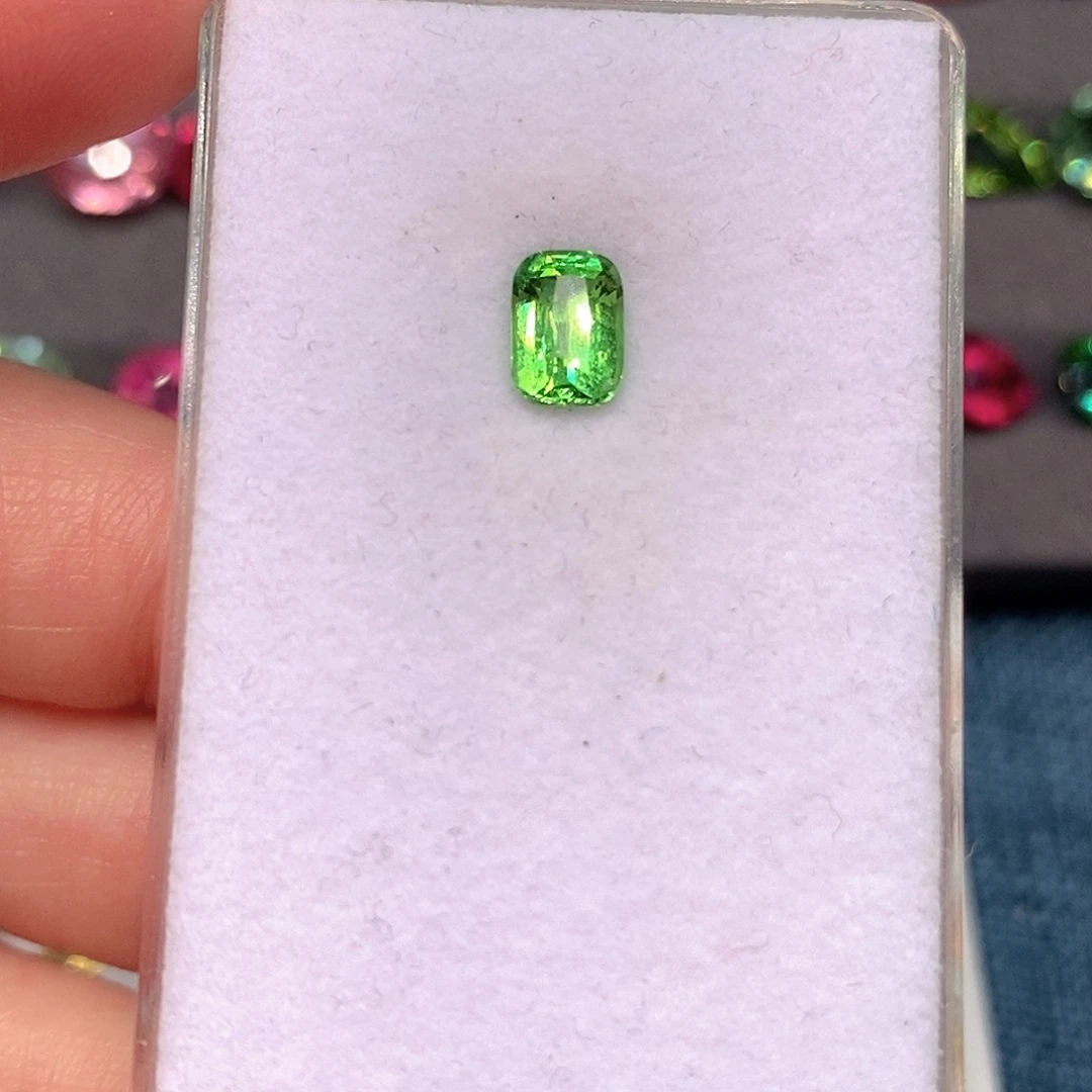 石榴石（沙弗莱）未镶嵌裸石