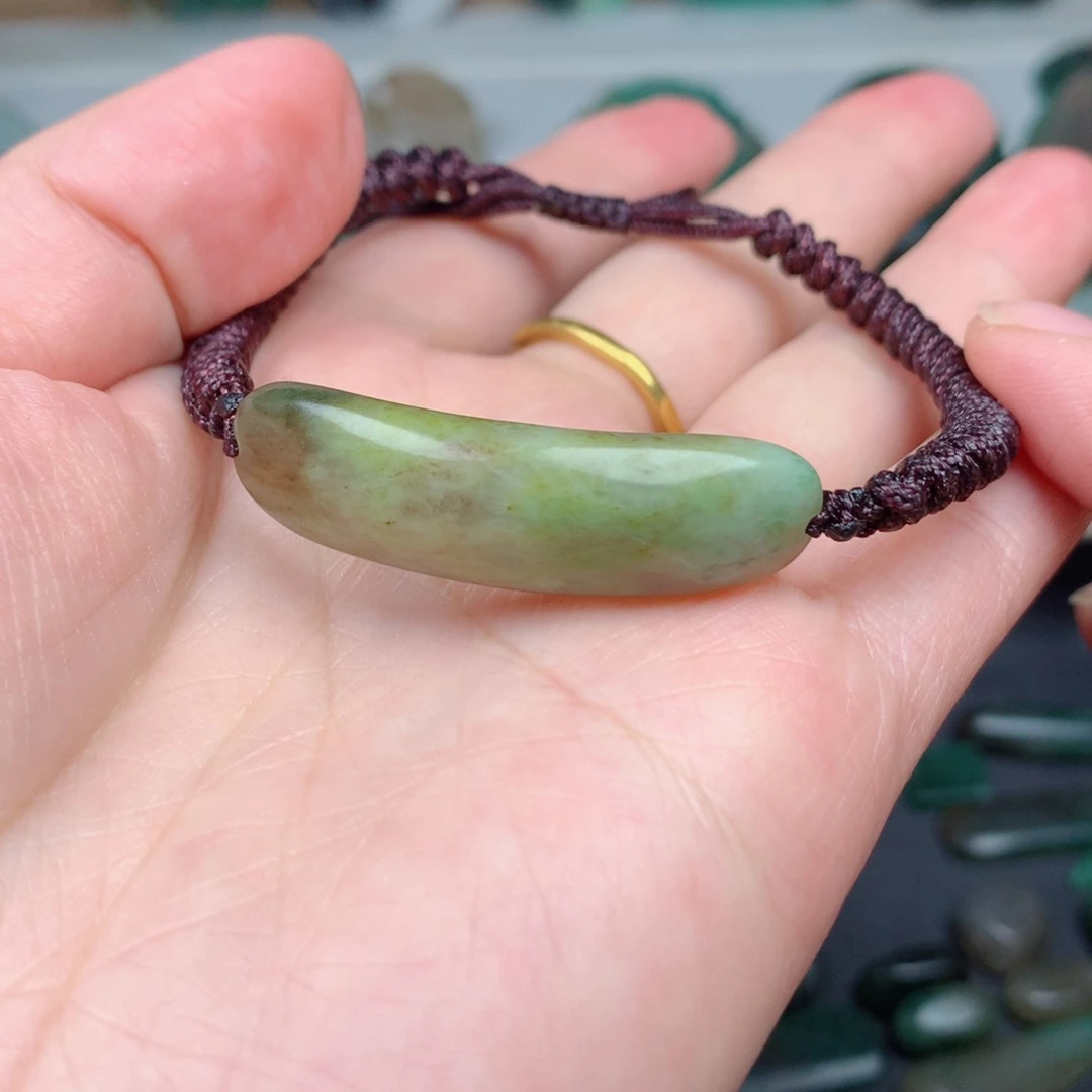 独山玉未镶嵌颈饰