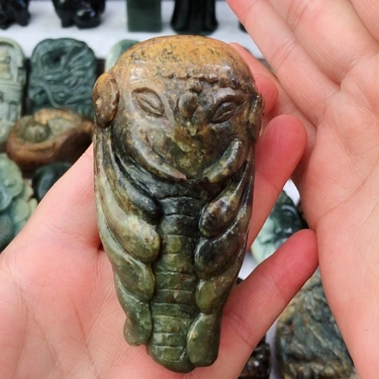 未镶嵌岫岩河磨玉（透闪石质玉）把件