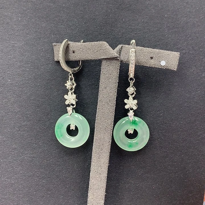 石英质玉耳钉未镶嵌