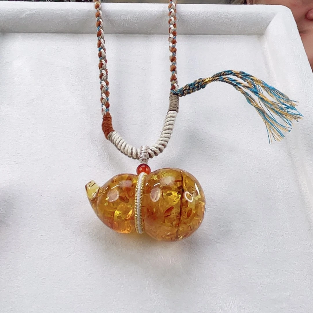 琥珀颈饰未镶嵌琥珀