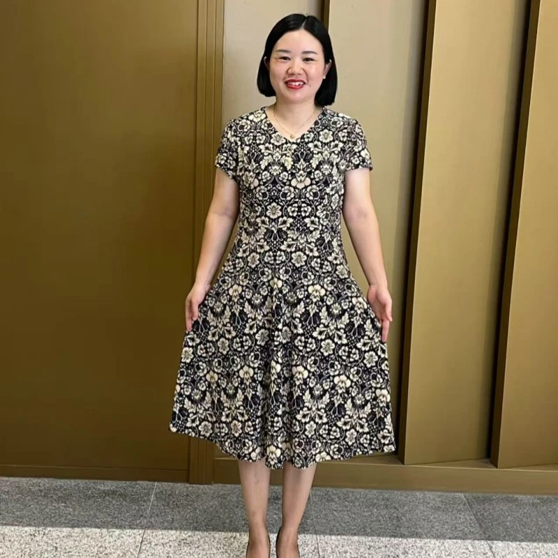 夏季碎花连衣裙2025新款V领修身显瘦气质中长款连衣裙