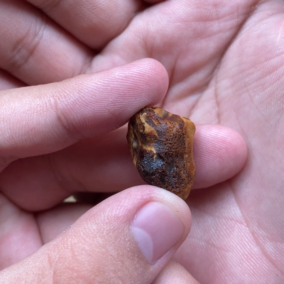 豐***築定制琥珀未镶嵌定制