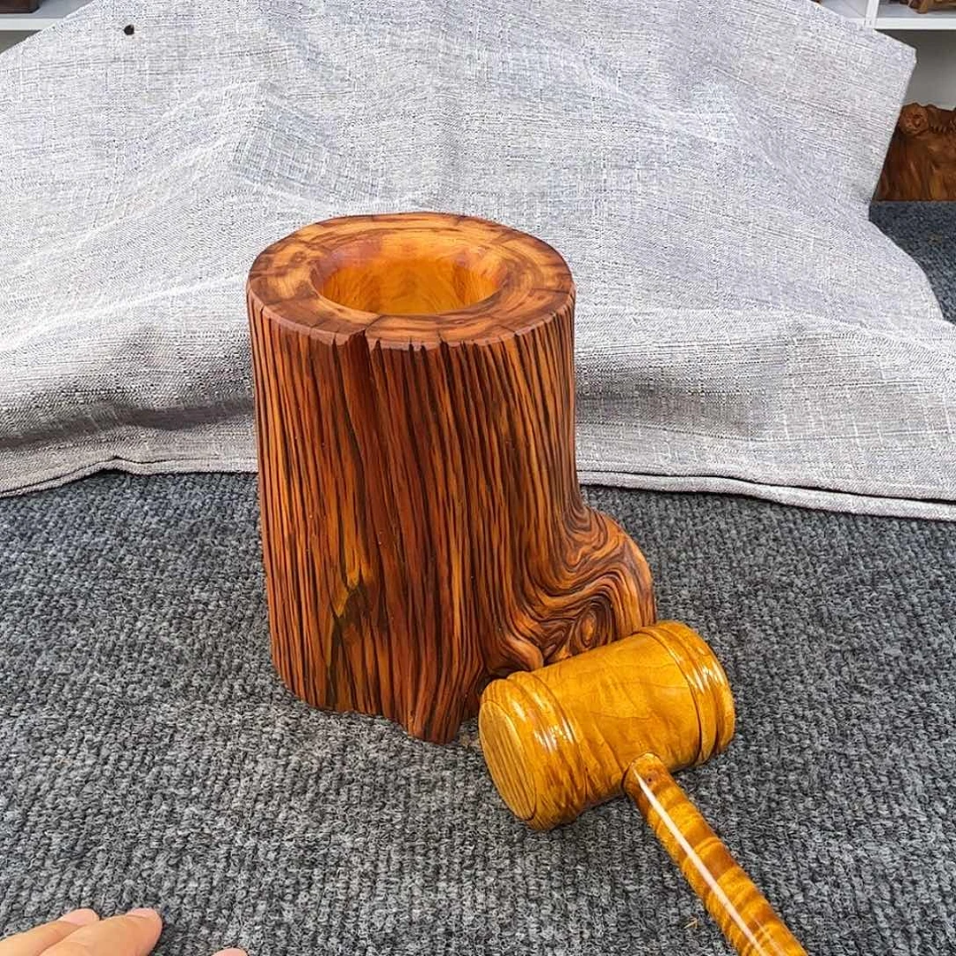 天***军柏木太行崖柏虎皮纹笔筒