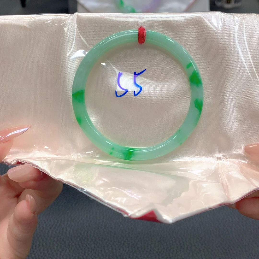 翡翠未镶嵌手镯翡翠