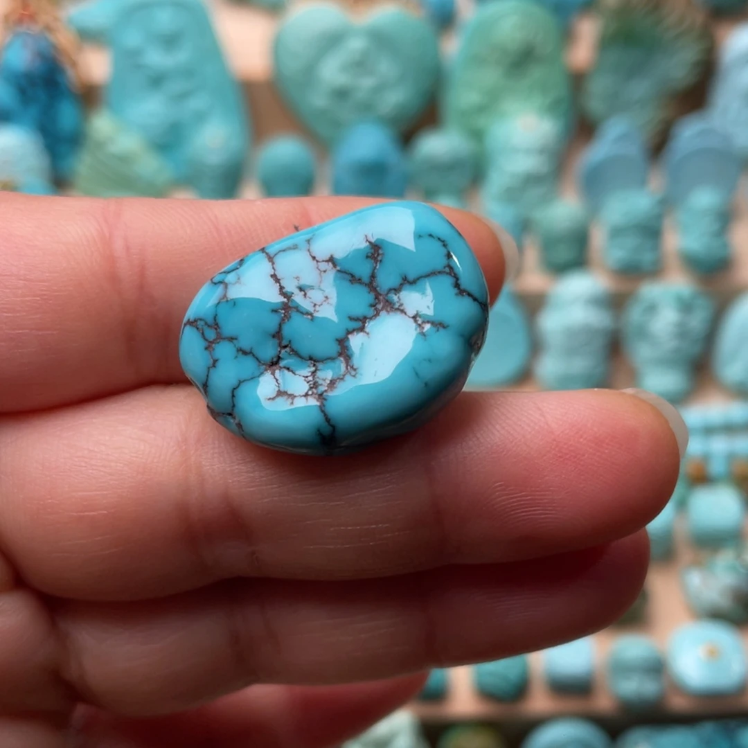 绿松石未镶嵌颈饰