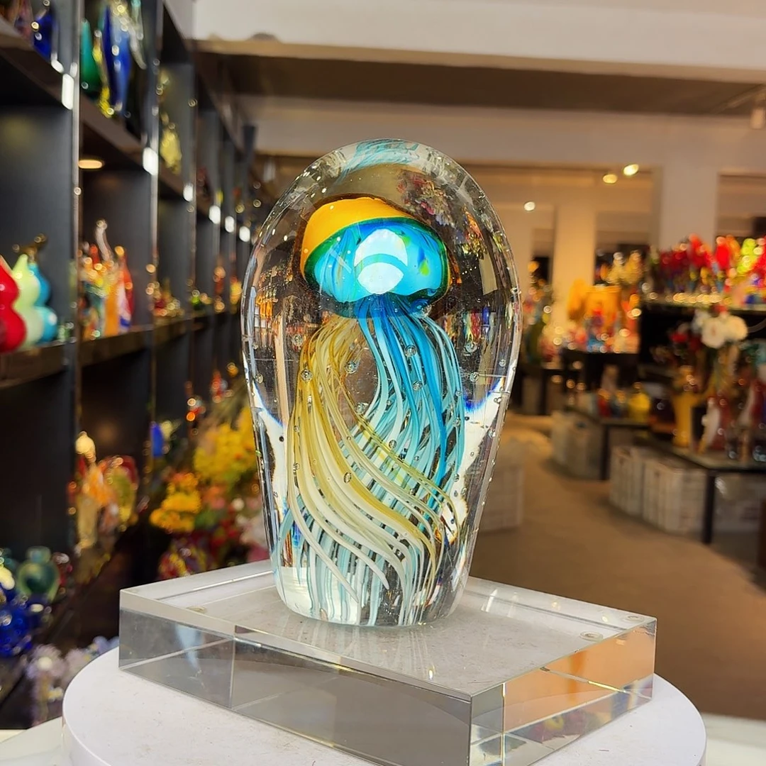 摆件琉璃花的花落下