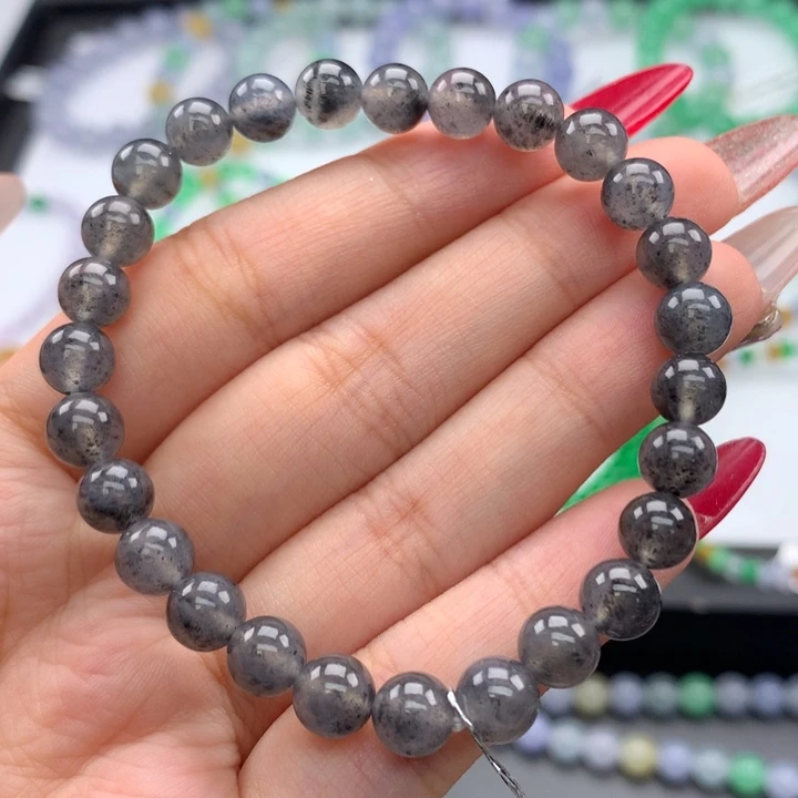 翡翠手镯未镶嵌翡翠