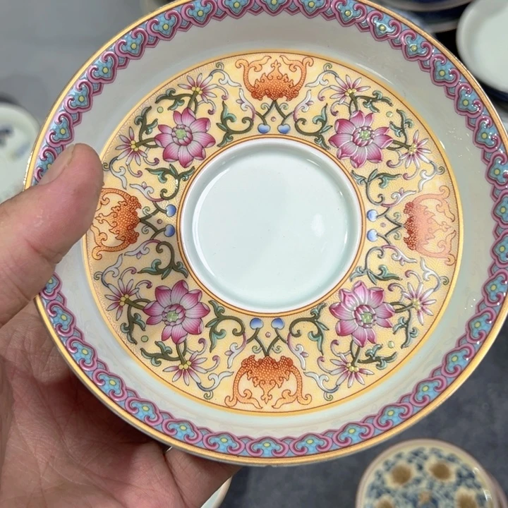 瓷片珐琅彩高足壶承微瑕