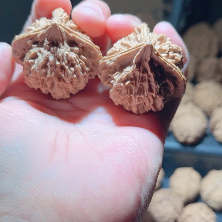 尼***叽文玩核桃吊坠文玩