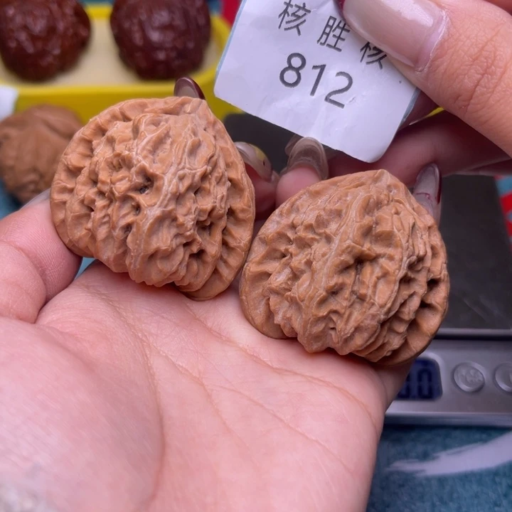 把件文玩核桃三角白42.812