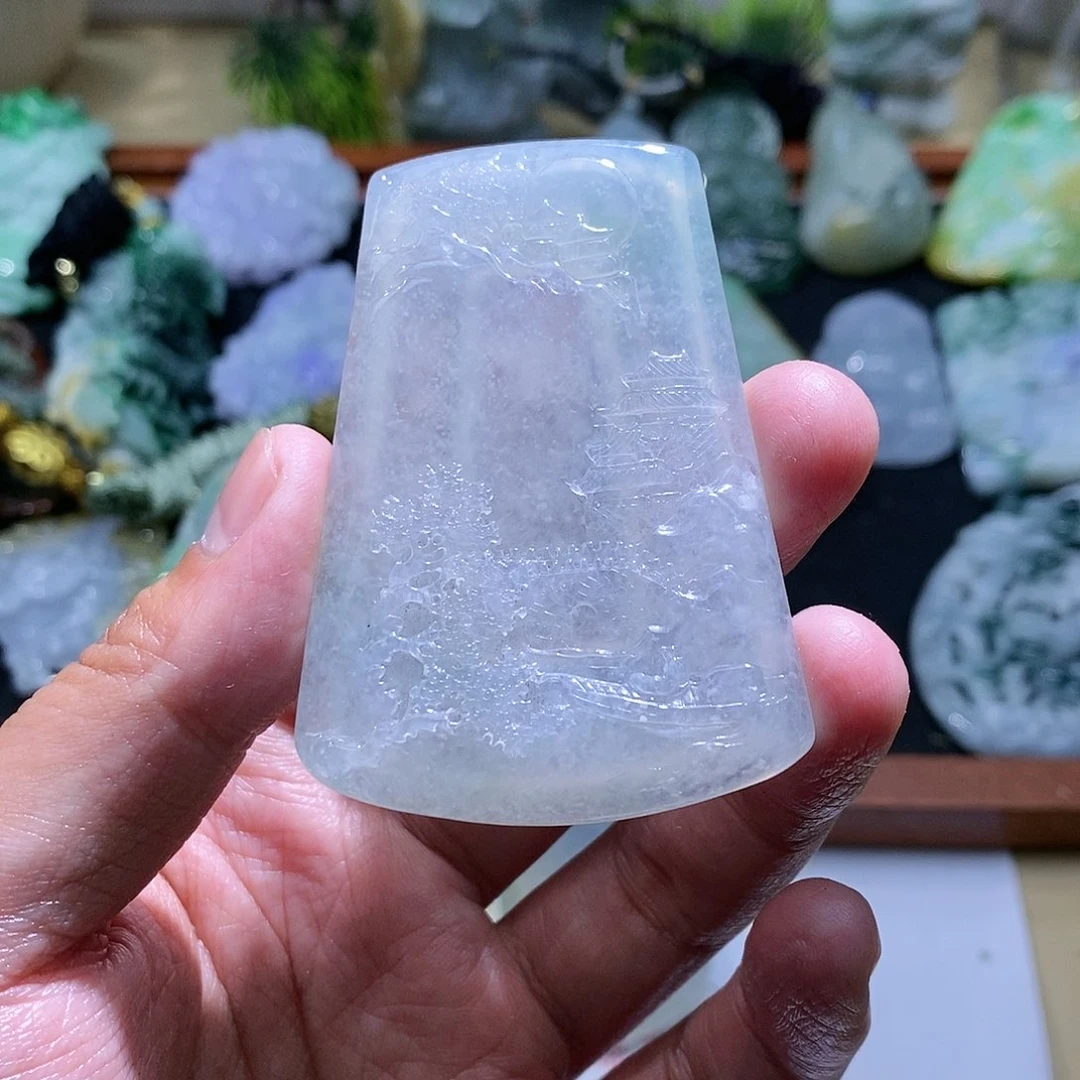 【闪购商品】翡翠颈饰未镶嵌温****司山水