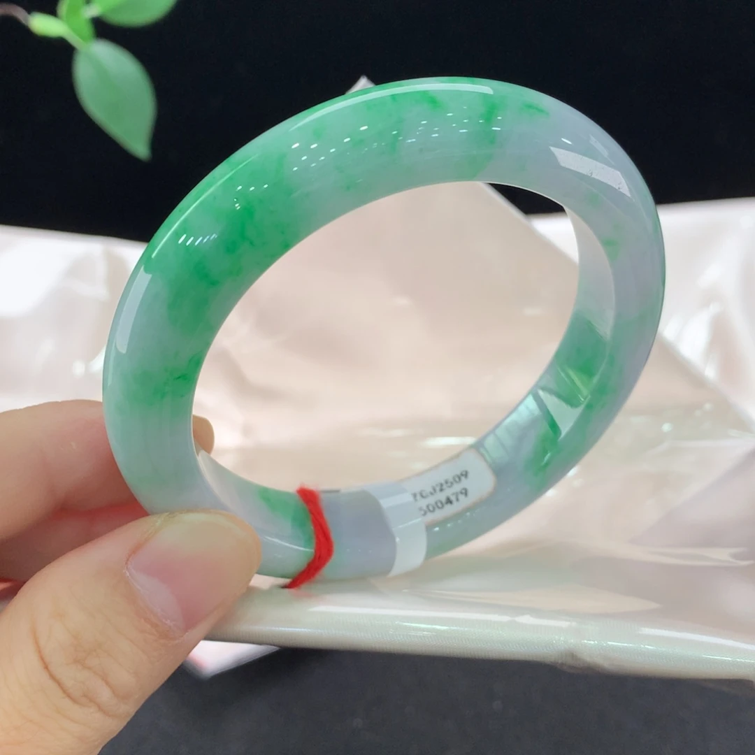 翡翠未镶嵌手镯0479