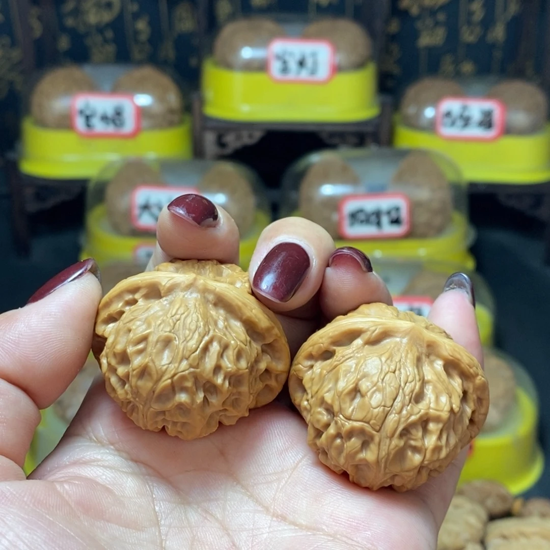 文玩核桃把件依**名宫灯