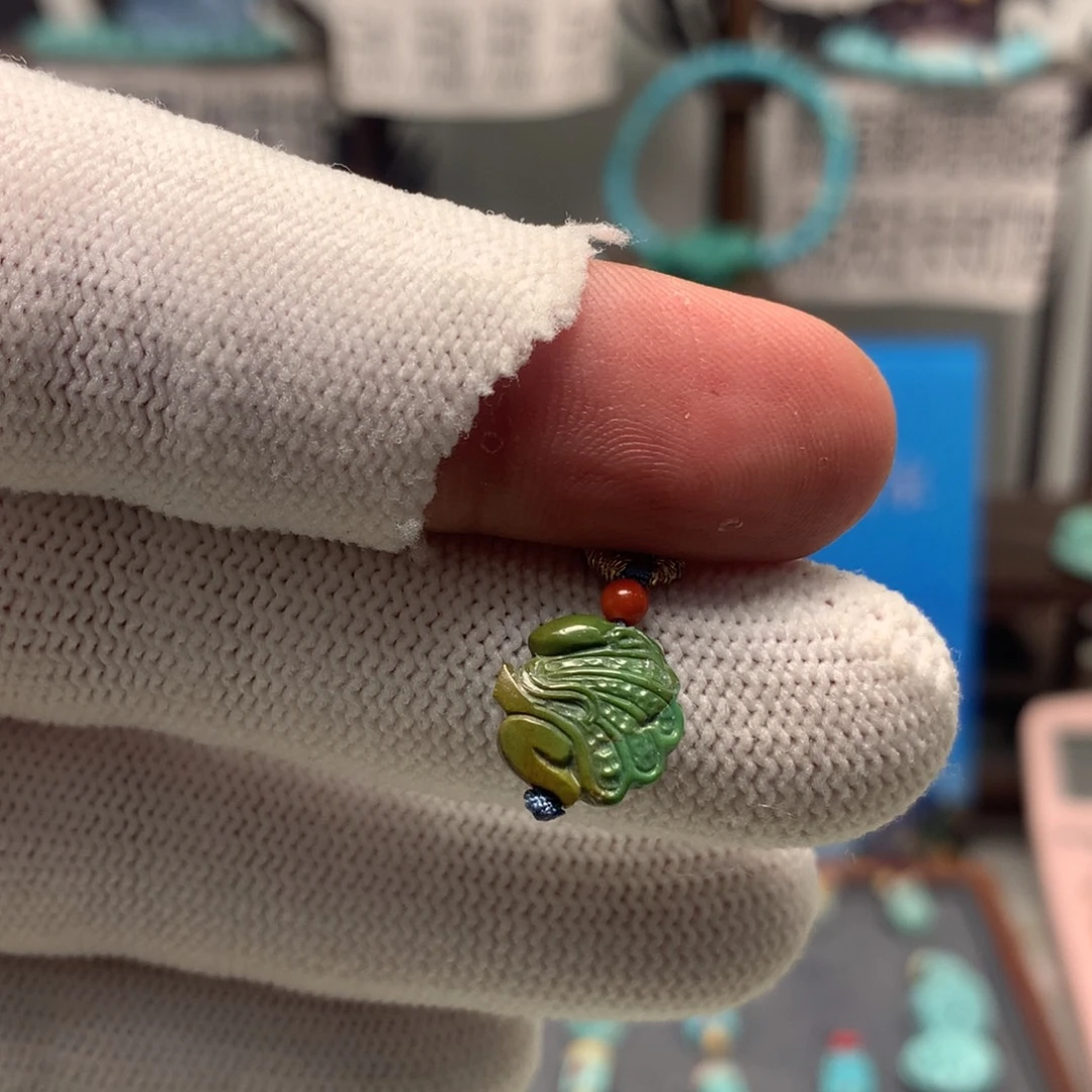 绿松石未镶嵌挂件