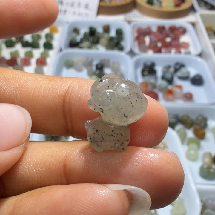 和田玉未镶嵌珠宝奇石