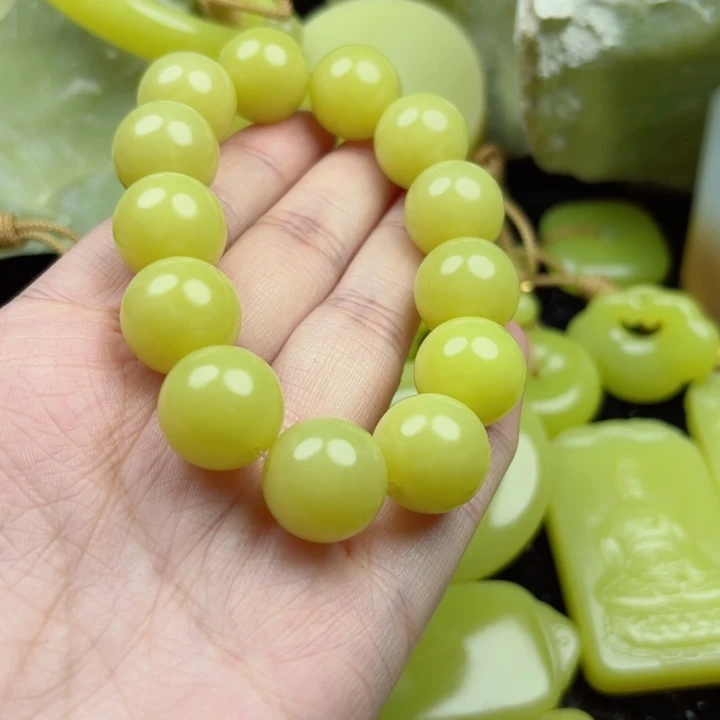 布新疆黄玉手串卡16