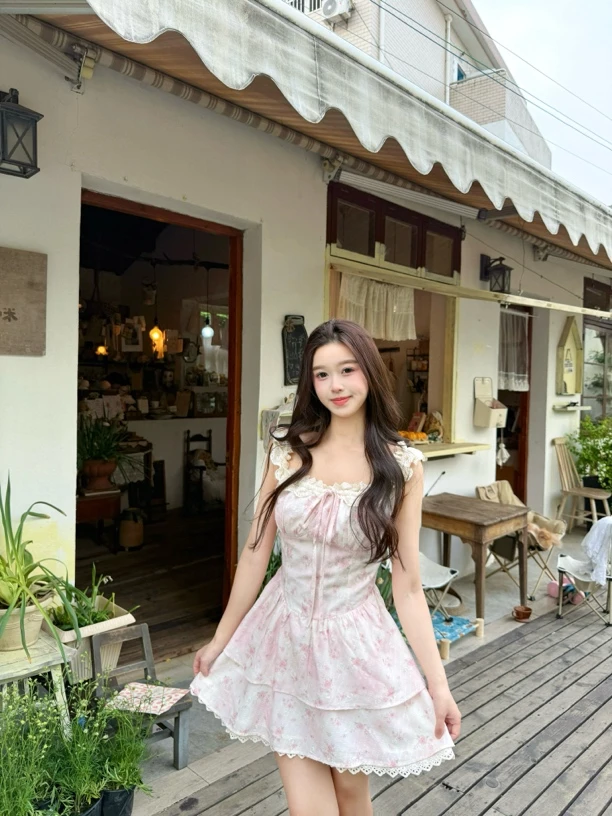 甜小宅 【豆蔻少女】碎花烫金蝴蝶结花边飞飞袖连衣裙