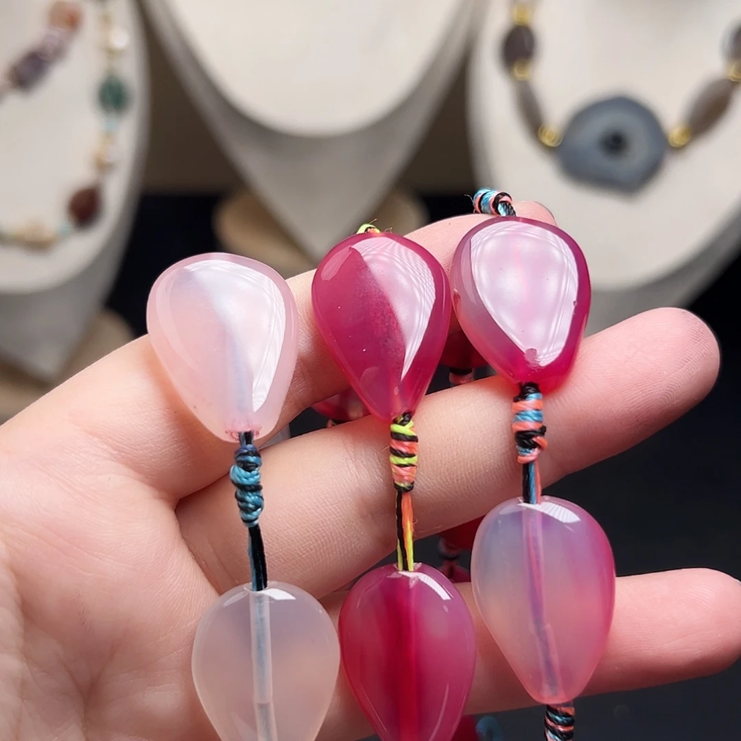 玛瑙/玉髓合金珠宝半成品W584，桃红色缠丝玛瑙水滴一条