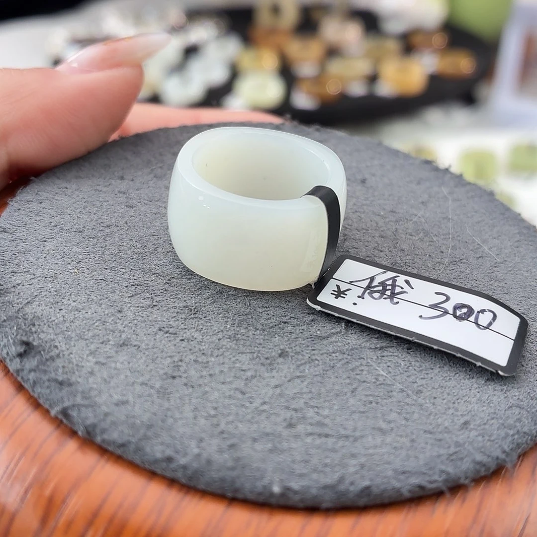 和田玉（糖玉）未镶嵌戒指S65俄白方圆16.4