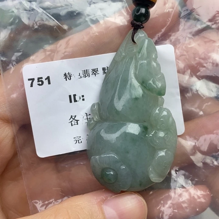 颈饰未镶嵌翡翠吊坠