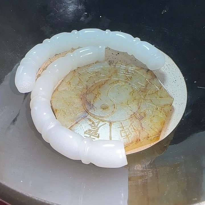 玉***⋯瓷片富甲一方，富甲一方