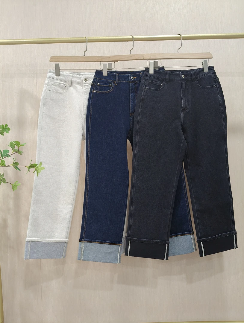 【Hua】05589女款简约百搭休闲翻边直筒牛仔裤（样衣）