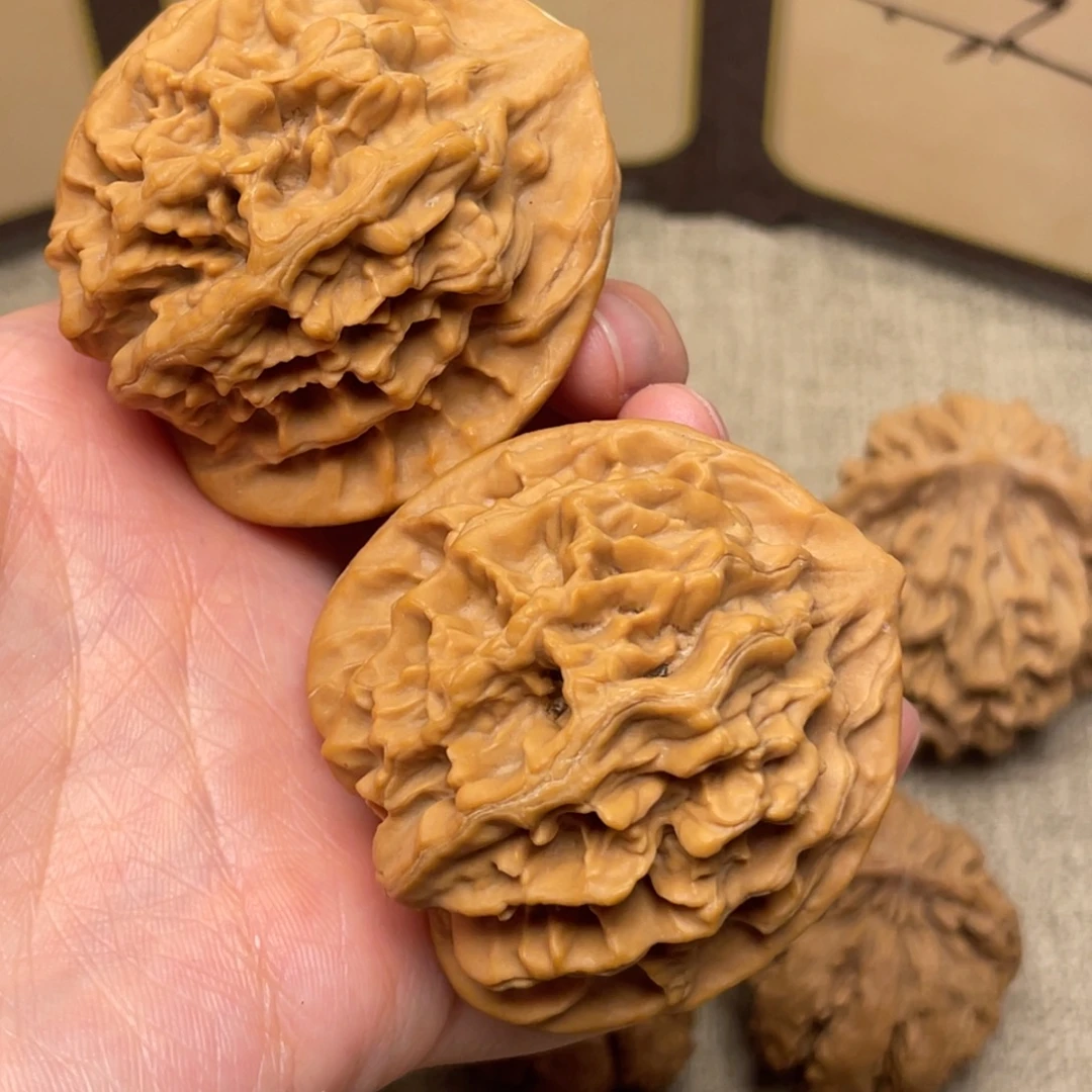 雅***绰把件文玩核桃秦岭核桃15号