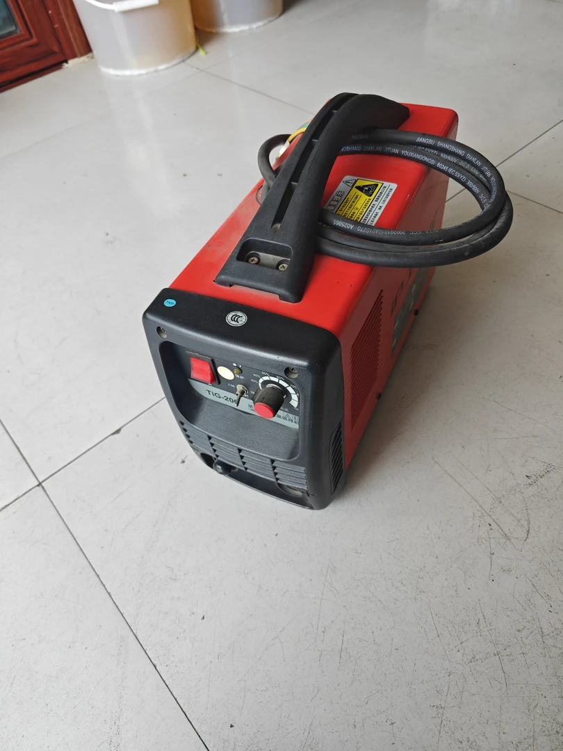 沪工之星TIG-200氩弧焊机       样品机     220V