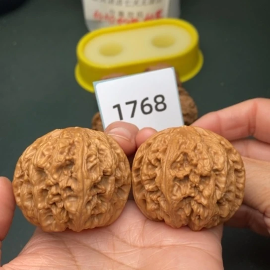 文玩核桃把件46大粗筋1768