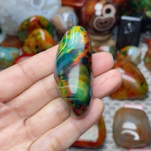 未镶嵌玛瑙/玉髓珠宝奇石一**金