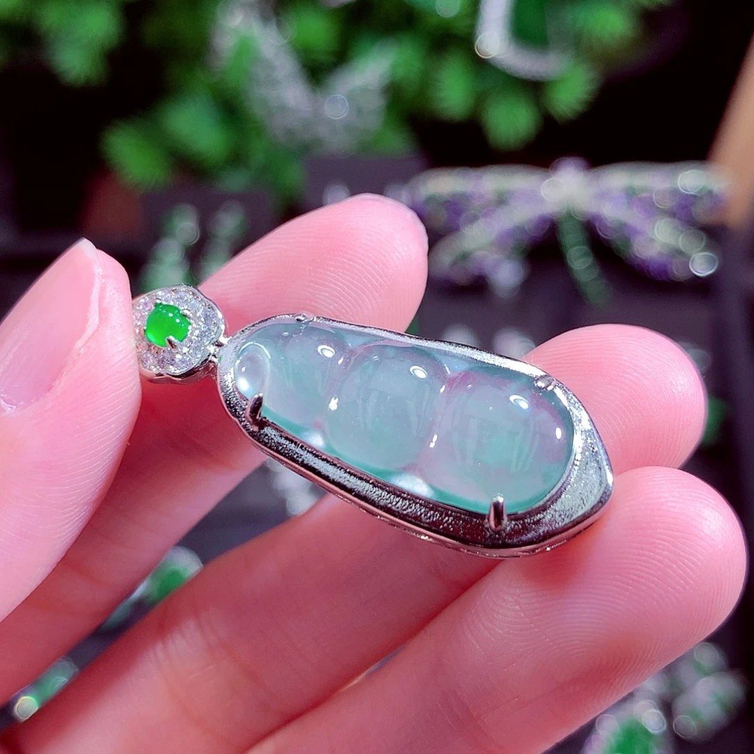 颈饰未镶嵌翡翠天然