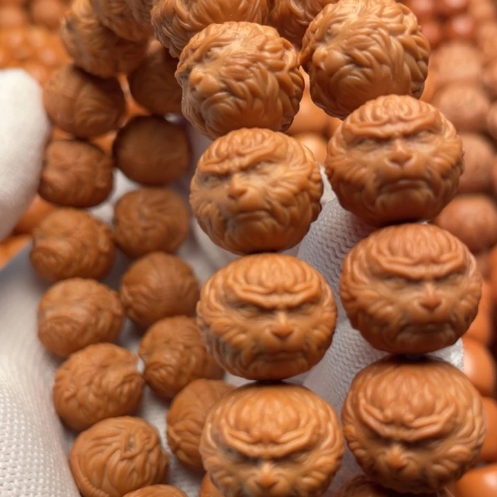 猴头核桃吊坠高****水斗战胜佛