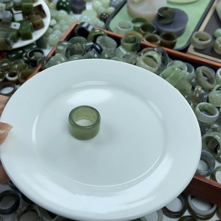 未镶嵌和田玉珠宝半成品球****
