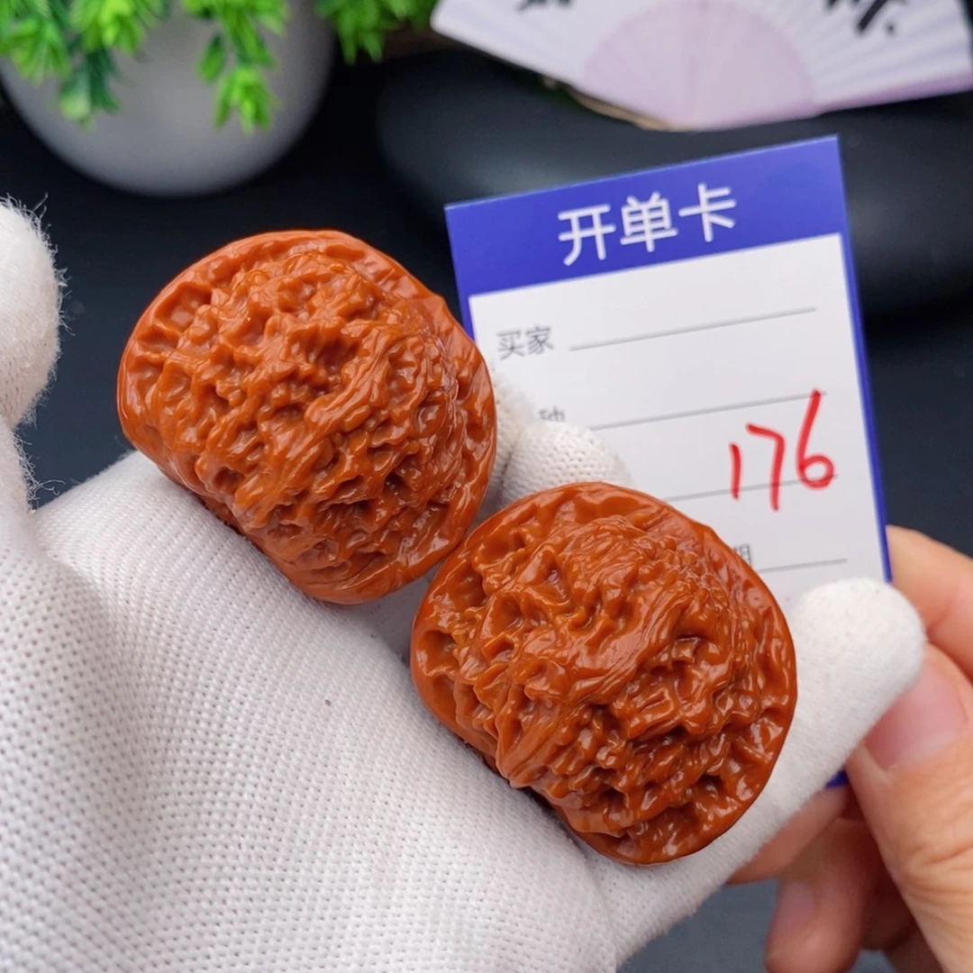 文玩核桃把件44红狮子176