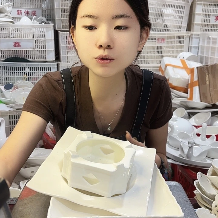 盘微瑕产品介意勿拍…82920三件套