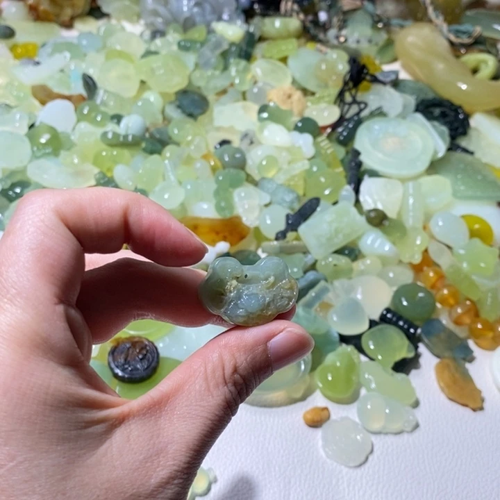 蛇纹石玉合金颈饰