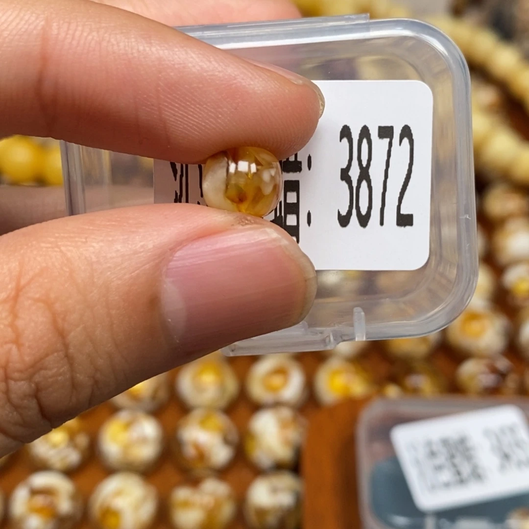 蜜蜡未镶嵌珠宝奇石3872