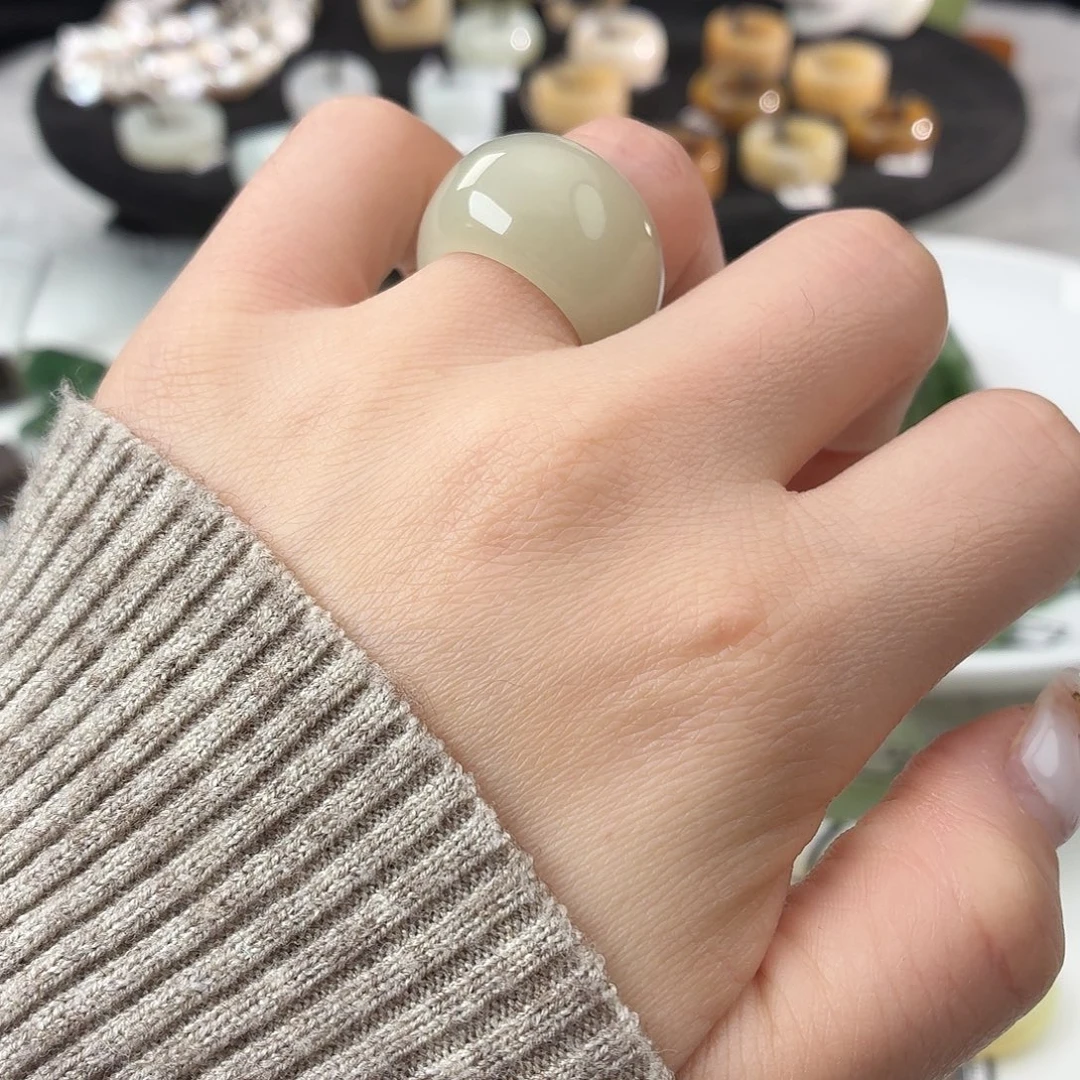 和田玉（糖玉）未镶嵌戒指S63冰透浅晴馒头17.2