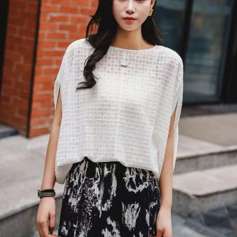 GIRDEAR/哥弟早春休闲新款时尚圆领机理立体面料阔型衫130021