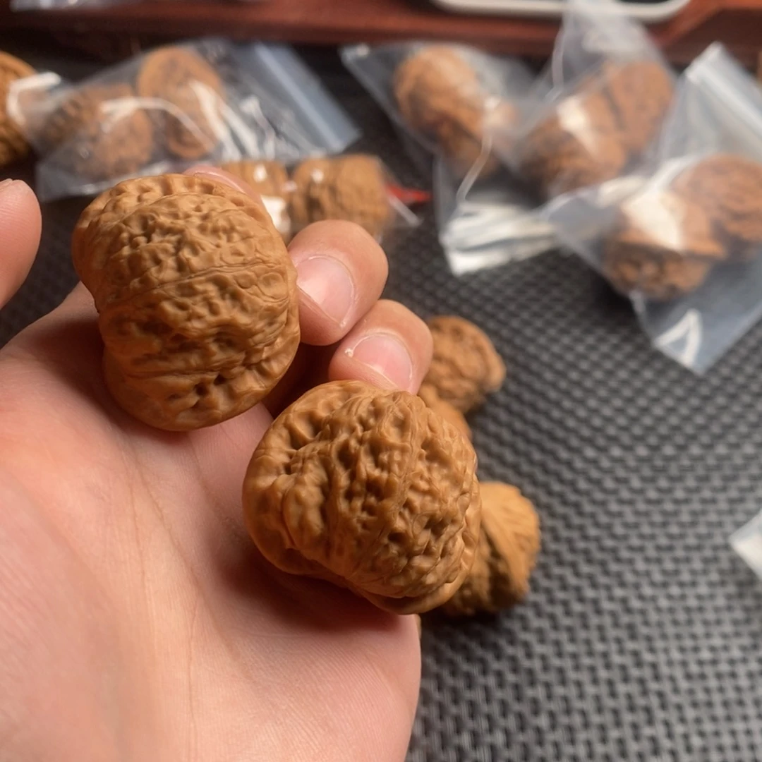 吊坠文玩核桃小*豹虫