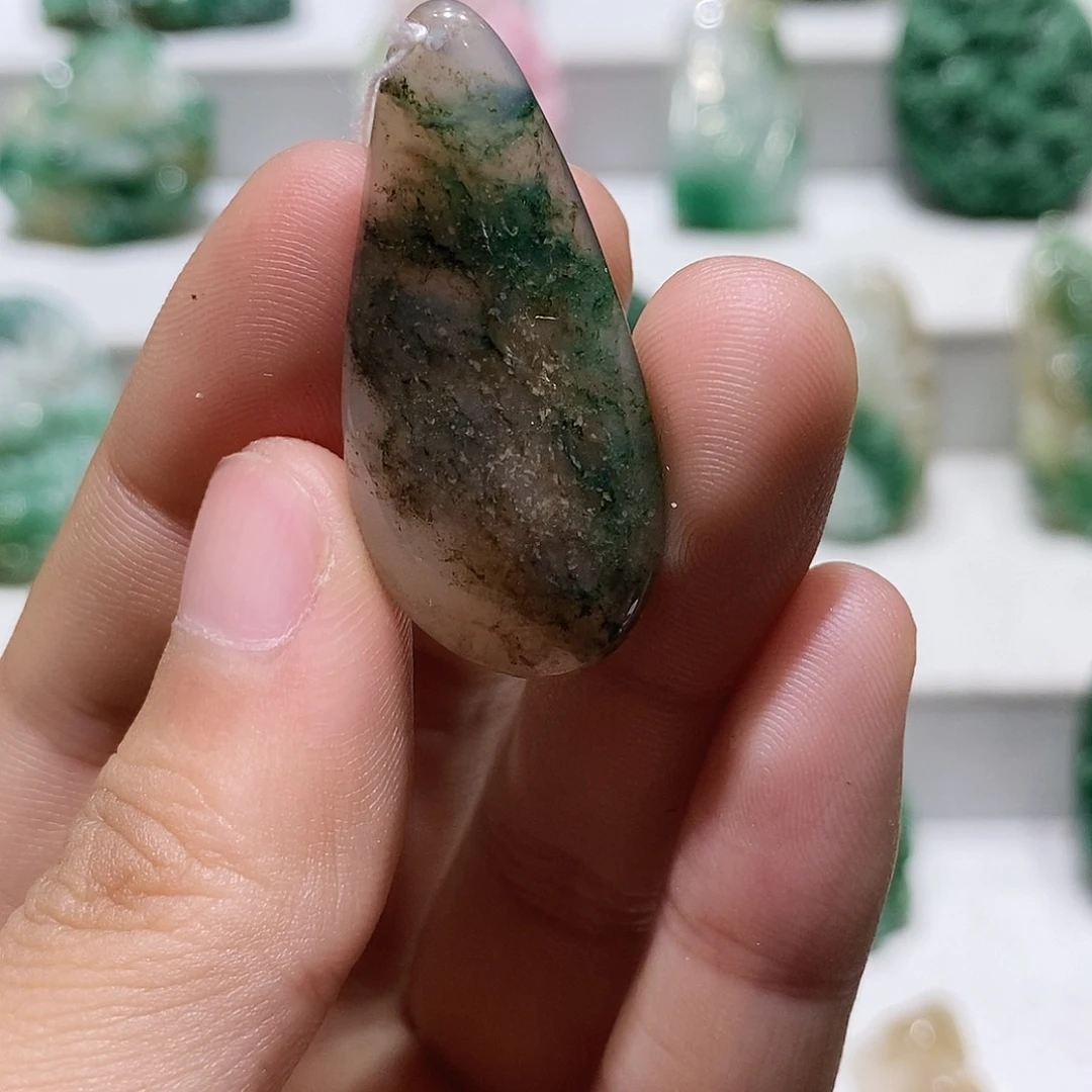 独山玉未镶嵌吊坠