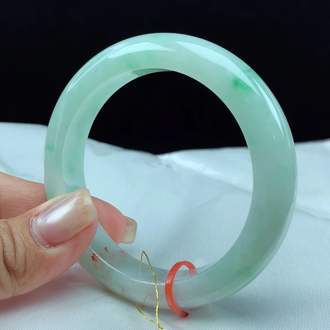 翡翠手镯未镶嵌55圈 2107